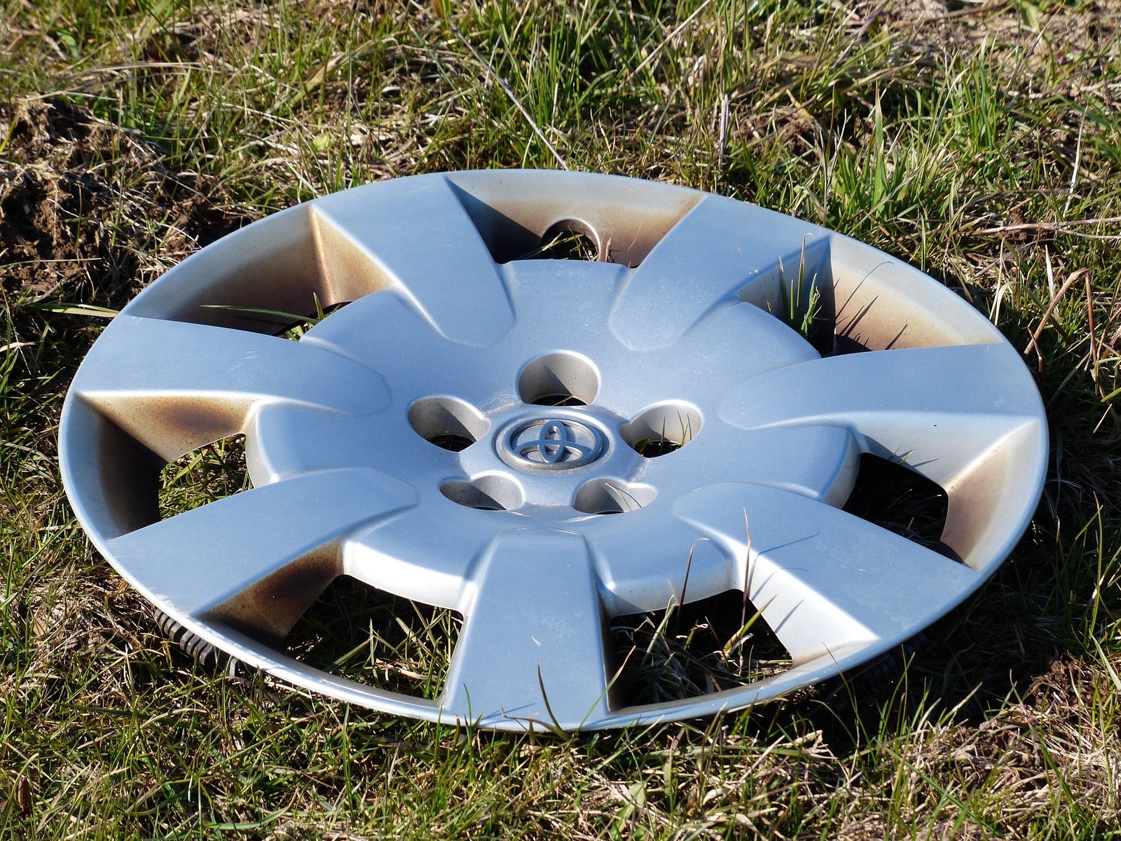 Ultimate Wheel Cover Buying Guide for UAE Auto Retailers